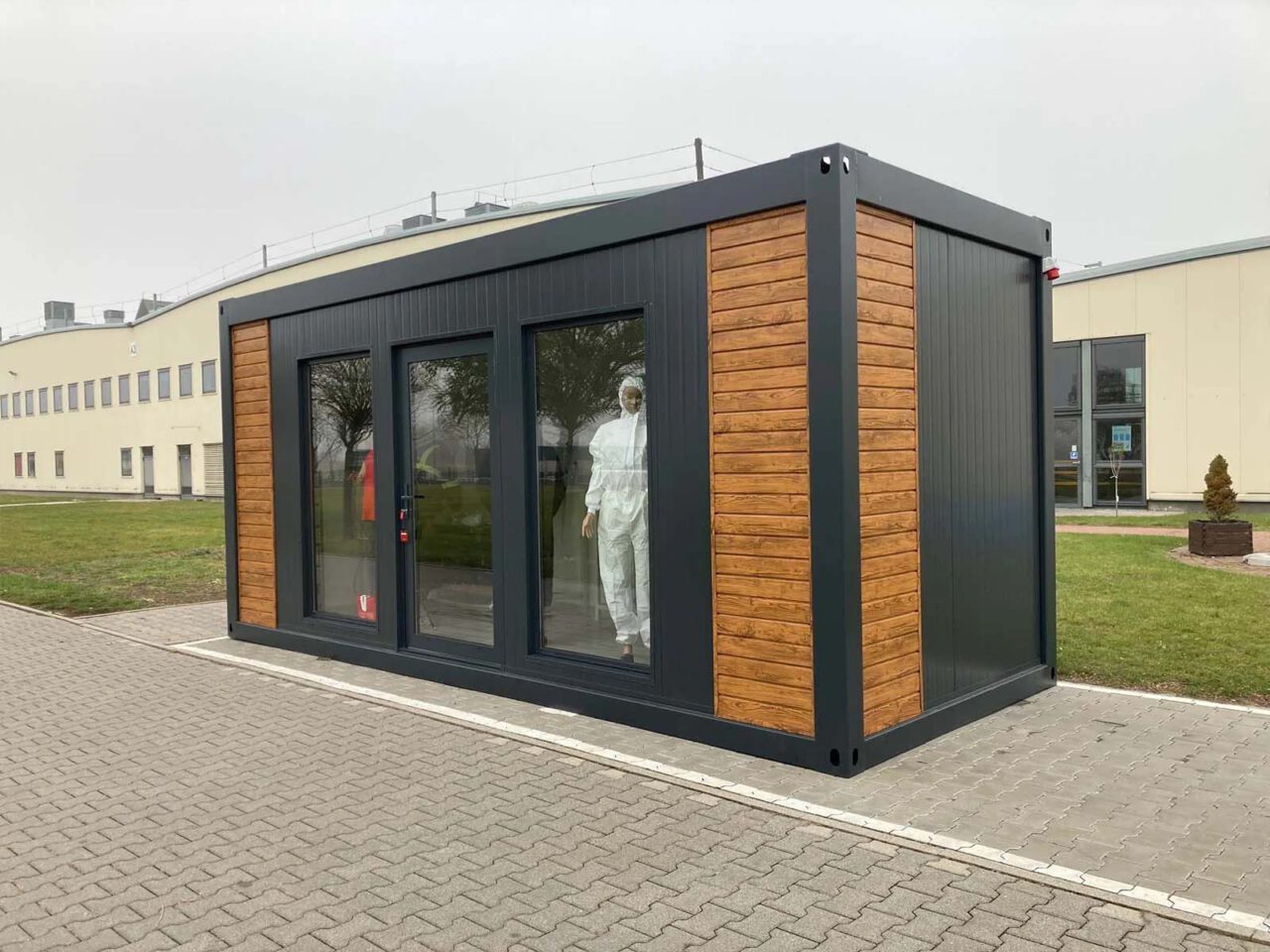 Nowoczesny kontener zewnętrzny z automatem